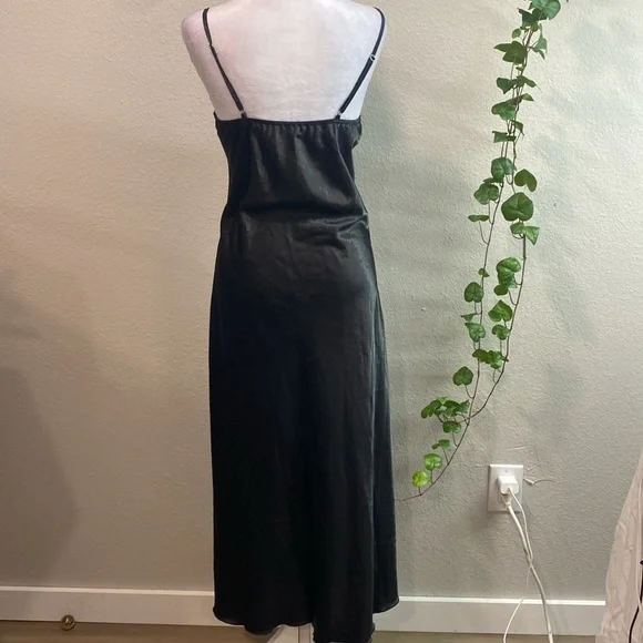Elegant Black Lace Nightgown, Long Women sleepwear Dress,Satin Dress - Picture 3 of 7